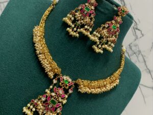Jadau Kundan Lotus Design Hasli Necklace – Royal, Elegant & Handcrafted